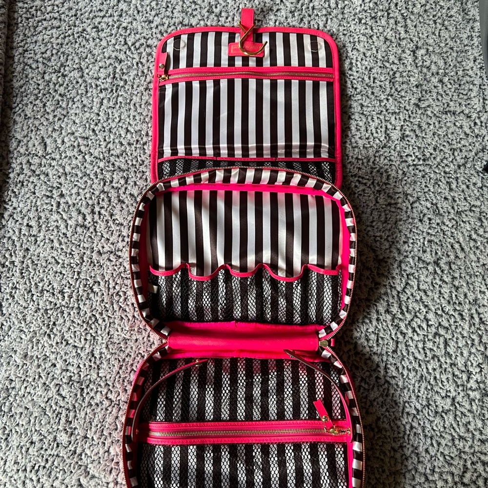 Henri Bendel Travel organizer Bag